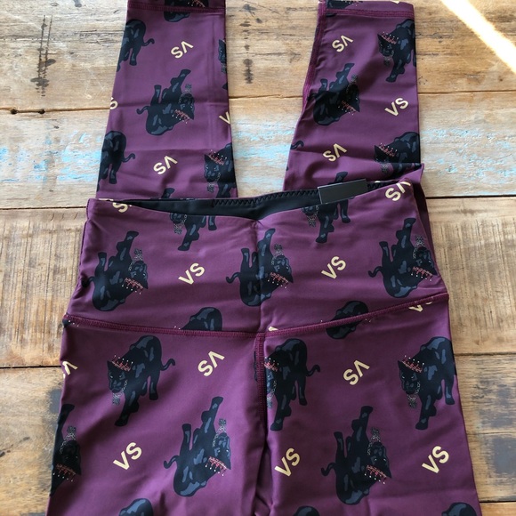 NEW Victoria’s Secret 7/8 Printed Tight - Picture 2 of 5